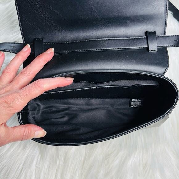 Stand Oil Black Crossbody Bag - Picture 7 of 9